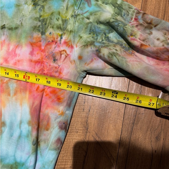 Comfort Colors tie-dye sweatshirt - Picture 3 of 5